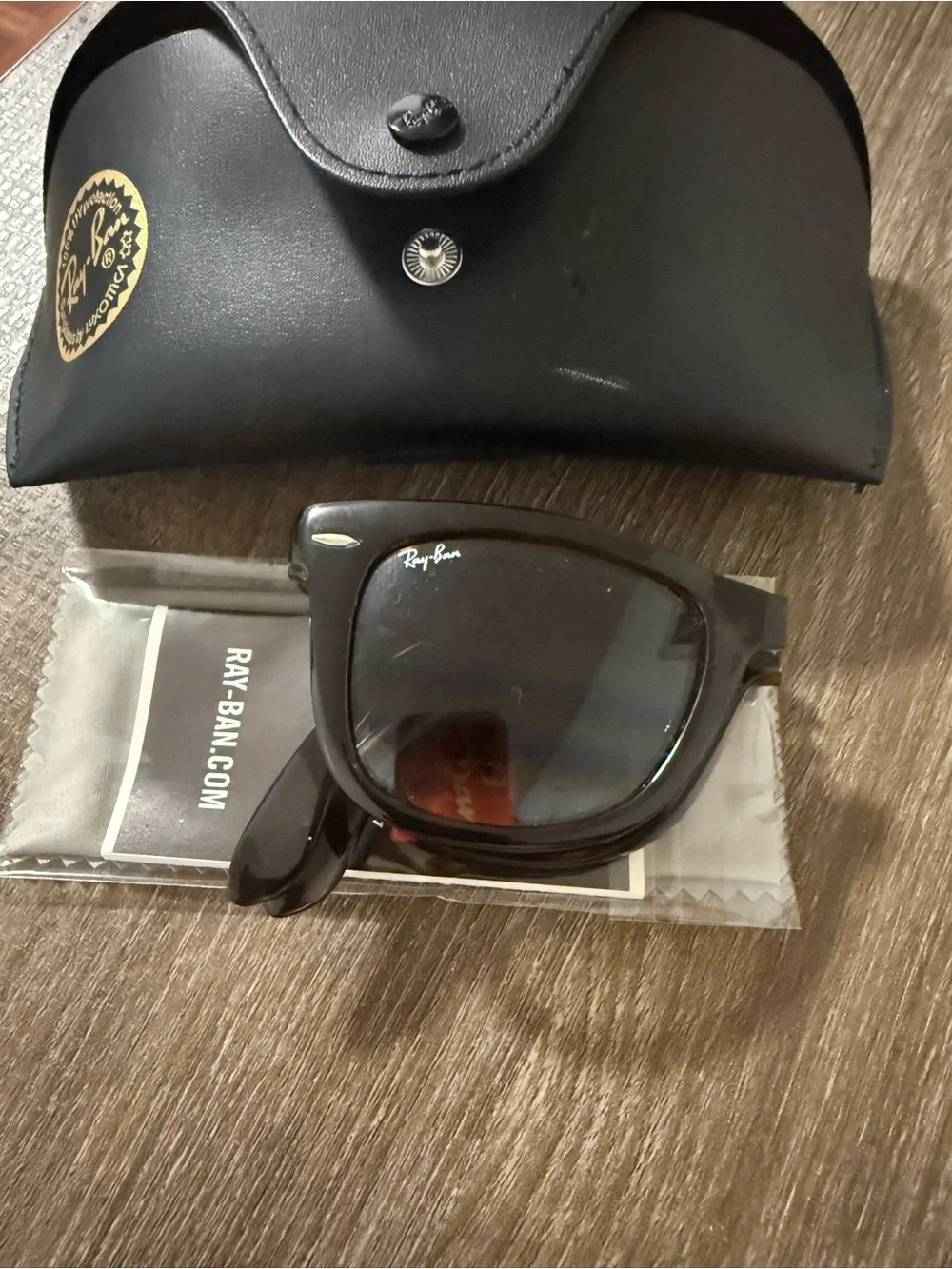 Ray-Ban Black Frame folding Sunglasses